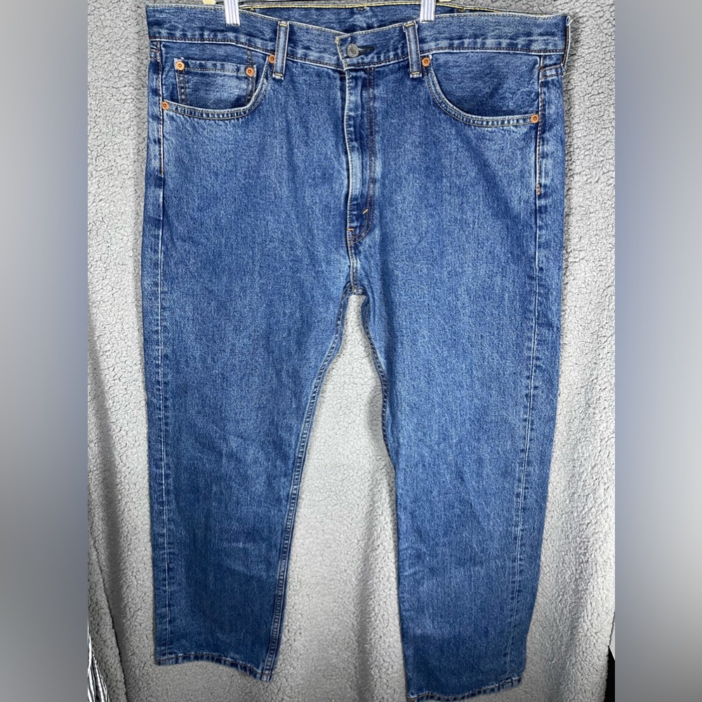 Levi’s 505 jeans men’s size 40x32 straight leg medium wash blue denim
